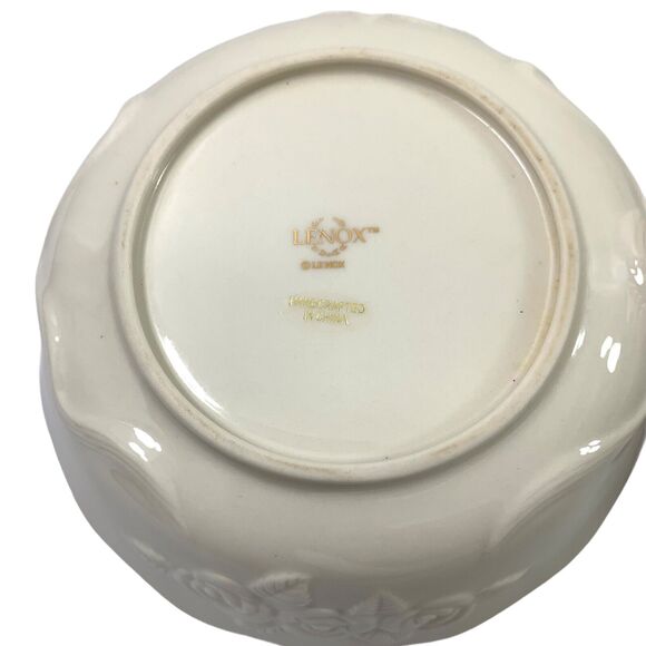 2 Lenox Bowls Ivory Embossed Rose Floral Scalloped Edge Handcraft Goldtone Trim‎ - Picture 6 of 9